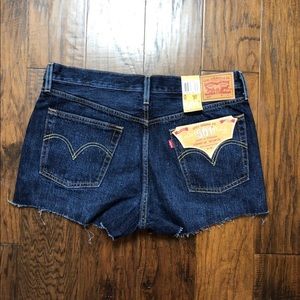 NEW Women’s Levi’s 501 Denim Jean Shorts - 31